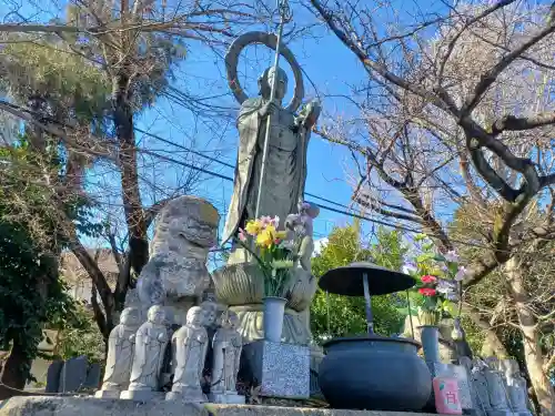 雲竜寺の{uncategorized: "未分類", other: "その他", undefined: "問題あり", building: "その他建物", grave: "お墓", sacred_gate: "鳥居", guardian: "狛犬", statue: "像", buddha: "仏像", history: "歴史", nature: "自然", garden: "庭園", animal: "動物", pagoda: "塔", temizu: "手水舎", mountain_gate: "山門・神門", sanctuary: "本殿・本堂", subordinate: "末社・摂社", art: "芸術", scenery: "景色", jizo: "地蔵", ema: "絵馬", goshuin: "御朱印", omikuji: "おみくじ", items: "授与品その他", amulet: "お守り", goshuincho: "御朱印帳", eats: "食事", festival: "お祭り", votive_dance: "神楽", shichigosan: "七五三参", wedding: "結婚式", experience: "体験その他", initially: "初詣", around: "周辺", anti_infection: "感染症対策"}