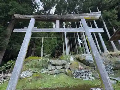 粟島大明神の鳥居
