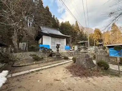 山寺千手院の{uncategorized: "未分類", other: "その他", undefined: "問題あり", building: "その他建物", grave: "お墓", sacred_gate: "鳥居", guardian: "狛犬", statue: "像", buddha: "仏像", history: "歴史", nature: "自然", garden: "庭園", animal: "動物", pagoda: "塔", temizu: "手水舎", mountain_gate: "山門・神門", sanctuary: "本殿・本堂", subordinate: "末社・摂社", art: "芸術", scenery: "景色", jizo: "地蔵", ema: "絵馬", goshuin: "御朱印", omikuji: "おみくじ", items: "授与品その他", amulet: "お守り", goshuincho: "御朱印帳", eats: "食事", festival: "お祭り", votive_dance: "神楽", shichigosan: "七五三参", wedding: "結婚式", experience: "体験その他", initially: "初詣", around: "周辺", anti_infection: "感染症対策"}