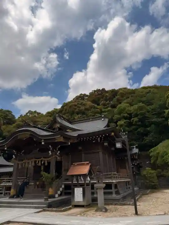 春日神社の{uncategorized: "未分類", other: "その他", undefined: "問題あり", building: "その他建物", grave: "お墓", sacred_gate: "鳥居", guardian: "狛犬", statue: "像", buddha: "仏像", history: "歴史", nature: "自然", garden: "庭園", animal: "動物", pagoda: "塔", temizu: "手水舎", mountain_gate: "山門・神門", sanctuary: "本殿・本堂", subordinate: "末社・摂社", art: "芸術", scenery: "景色", jizo: "地蔵", ema: "絵馬", goshuin: "御朱印", omikuji: "おみくじ", items: "授与品その他", amulet: "お守り", goshuincho: "御朱印帳", eats: "食事", festival: "お祭り", votive_dance: "神楽", shichigosan: "七五三参", wedding: "結婚式", experience: "体験その他", initially: "初詣", around: "周辺", anti_infection: "感染症対策"}