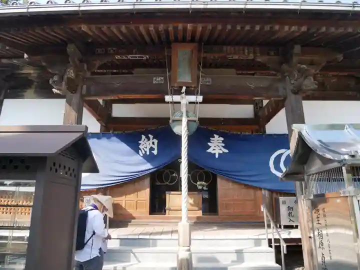 西林寺の本殿・本堂