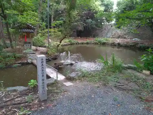 月読神社の庭園