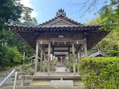 八幡神社 (山本)の{uncategorized: "未分類", other: "その他", undefined: "問題あり", building: "その他建物", grave: "お墓", sacred_gate: "鳥居", guardian: "狛犬", statue: "像", buddha: "仏像", history: "歴史", nature: "自然", garden: "庭園", animal: "動物", pagoda: "塔", temizu: "手水舎", mountain_gate: "山門・神門", sanctuary: "本殿・本堂", subordinate: "末社・摂社", art: "芸術", scenery: "景色", jizo: "地蔵", ema: "絵馬", goshuin: "御朱印", omikuji: "おみくじ", items: "授与品その他", amulet: "お守り", goshuincho: "御朱印帳", eats: "食事", festival: "お祭り", votive_dance: "神楽", shichigosan: "七五三参", wedding: "結婚式", experience: "体験その他", initially: "初詣", around: "周辺", anti_infection: "感染症対策"}