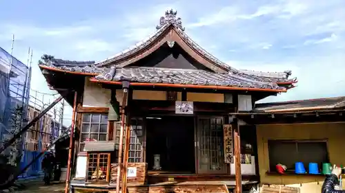 信貴山 宝生寺の本殿・本堂