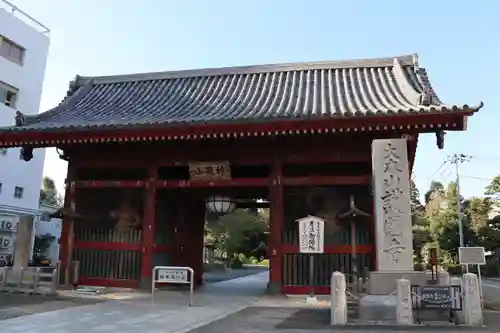 護国寺の山門