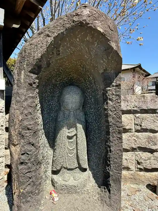 泉龍寺の{uncategorized: "未分類", other: "その他", undefined: "問題あり", building: "その他建物", grave: "お墓", sacred_gate: "鳥居", guardian: "狛犬", statue: "像", buddha: "仏像", history: "歴史", nature: "自然", garden: "庭園", animal: "動物", pagoda: "塔", temizu: "手水舎", mountain_gate: "山門・神門", sanctuary: "本殿・本堂", subordinate: "末社・摂社", art: "芸術", scenery: "景色", jizo: "地蔵", ema: "絵馬", goshuin: "御朱印", omikuji: "おみくじ", items: "授与品その他", amulet: "お守り", goshuincho: "御朱印帳", eats: "食事", festival: "お祭り", votive_dance: "神楽", shichigosan: "七五三参", wedding: "結婚式", experience: "体験その他", initially: "初詣", around: "周辺", anti_infection: "感染症対策"}