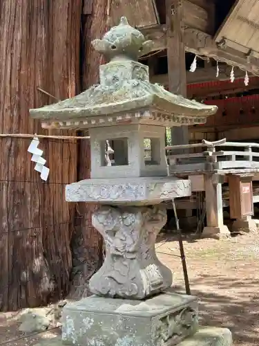 新海三社神社の{uncategorized: "未分類", other: "その他", undefined: "問題あり", building: "その他建物", grave: "お墓", sacred_gate: "鳥居", guardian: "狛犬", statue: "像", buddha: "仏像", history: "歴史", nature: "自然", garden: "庭園", animal: "動物", pagoda: "塔", temizu: "手水舎", mountain_gate: "山門・神門", sanctuary: "本殿・本堂", subordinate: "末社・摂社", art: "芸術", scenery: "景色", jizo: "地蔵", ema: "絵馬", goshuin: "御朱印", omikuji: "おみくじ", items: "授与品その他", amulet: "お守り", goshuincho: "御朱印帳", eats: "食事", festival: "お祭り", votive_dance: "神楽", shichigosan: "七五三参", wedding: "結婚式", experience: "体験その他", initially: "初詣", around: "周辺", anti_infection: "感染症対策"}