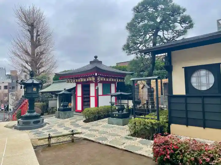 放生寺の{uncategorized: "未分類", other: "その他", undefined: "問題あり", building: "その他建物", grave: "お墓", sacred_gate: "鳥居", guardian: "狛犬", statue: "像", buddha: "仏像", history: "歴史", nature: "自然", garden: "庭園", animal: "動物", pagoda: "塔", temizu: "手水舎", mountain_gate: "山門・神門", sanctuary: "本殿・本堂", subordinate: "末社・摂社", art: "芸術", scenery: "景色", jizo: "地蔵", ema: "絵馬", goshuin: "御朱印", omikuji: "おみくじ", items: "授与品その他", amulet: "お守り", goshuincho: "御朱印帳", eats: "食事", festival: "お祭り", votive_dance: "神楽", shichigosan: "七五三参", wedding: "結婚式", experience: "体験その他", initially: "初詣", around: "周辺", anti_infection: "感染症対策"}