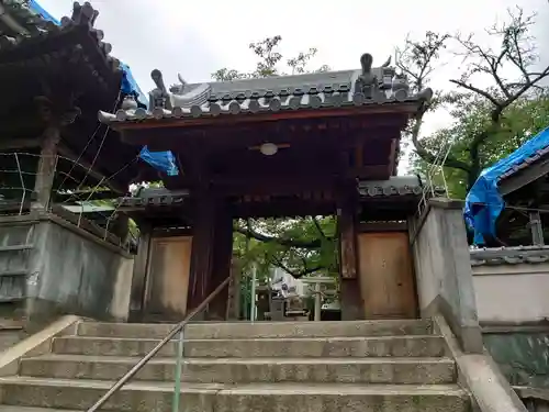 聖天山正圓寺の山門・神門