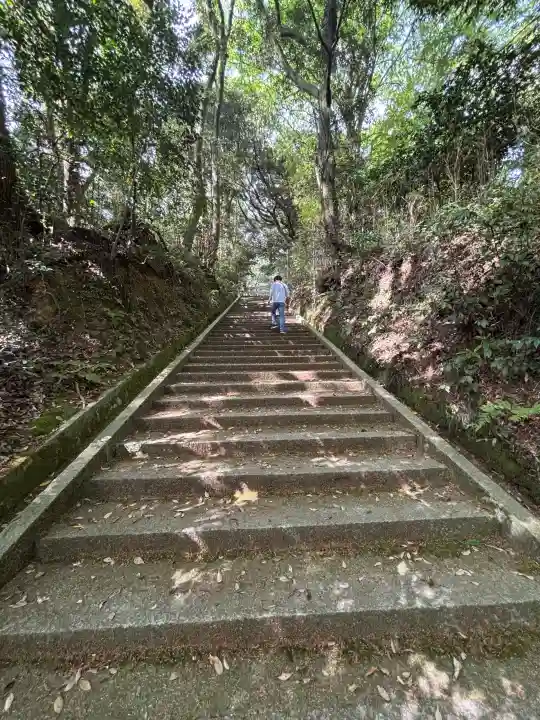 日本唯一香辛料の神 波自加彌神社の{uncategorized: "未分類", other: "その他", undefined: "問題あり", building: "その他建物", grave: "お墓", sacred_gate: "鳥居", guardian: "狛犬", statue: "像", buddha: "仏像", history: "歴史", nature: "自然", garden: "庭園", animal: "動物", pagoda: "塔", temizu: "手水舎", mountain_gate: "山門・神門", sanctuary: "本殿・本堂", subordinate: "末社・摂社", art: "芸術", scenery: "景色", jizo: "地蔵", ema: "絵馬", goshuin: "御朱印", omikuji: "おみくじ", items: "授与品その他", amulet: "お守り", goshuincho: "御朱印帳", eats: "食事", festival: "お祭り", votive_dance: "神楽", shichigosan: "七五三参", wedding: "結婚式", experience: "体験その他", initially: "初詣", around: "周辺", anti_infection: "感染症対策"}