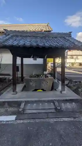 新羅神社の手水舎