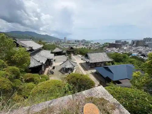 園城寺（三井寺）の{uncategorized: "未分類", other: "その他", undefined: "問題あり", building: "その他建物", grave: "お墓", sacred_gate: "鳥居", guardian: "狛犬", statue: "像", buddha: "仏像", history: "歴史", nature: "自然", garden: "庭園", animal: "動物", pagoda: "塔", temizu: "手水舎", mountain_gate: "山門・神門", sanctuary: "本殿・本堂", subordinate: "末社・摂社", art: "芸術", scenery: "景色", jizo: "地蔵", ema: "絵馬", goshuin: "御朱印", omikuji: "おみくじ", items: "授与品その他", amulet: "お守り", goshuincho: "御朱印帳", eats: "食事", festival: "お祭り", votive_dance: "神楽", shichigosan: "七五三参", wedding: "結婚式", experience: "体験その他", initially: "初詣", around: "周辺", anti_infection: "感染症対策"}