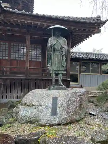 阿弥陀寺の像