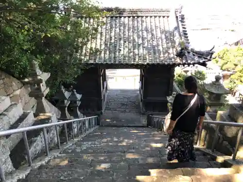 沼島八幡神社の山門