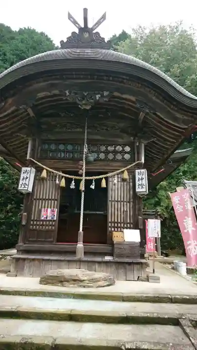 高座神社の本殿・本堂