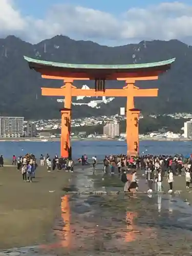 厳島神社の鳥居