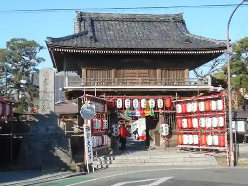 本覚寺の山門