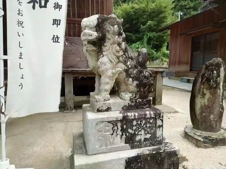 宮崎神社の狛犬