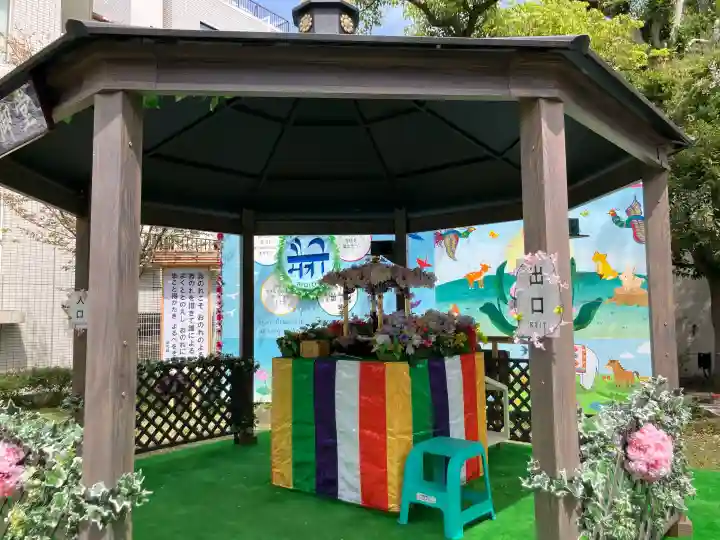 孝道山の{uncategorized: "未分類", other: "その他", undefined: "問題あり", building: "その他建物", grave: "お墓", sacred_gate: "鳥居", guardian: "狛犬", statue: "像", buddha: "仏像", history: "歴史", nature: "自然", garden: "庭園", animal: "動物", pagoda: "塔", temizu: "手水舎", mountain_gate: "山門・神門", sanctuary: "本殿・本堂", subordinate: "末社・摂社", art: "芸術", scenery: "景色", jizo: "地蔵", ema: "絵馬", goshuin: "御朱印", omikuji: "おみくじ", items: "授与品その他", amulet: "お守り", goshuincho: "御朱印帳", eats: "食事", festival: "お祭り", votive_dance: "神楽", shichigosan: "七五三参", wedding: "結婚式", experience: "体験その他", initially: "初詣", around: "周辺", anti_infection: "感染症対策"}