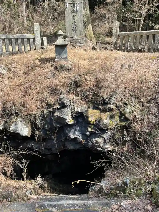 人穴浅間神社(静岡県)