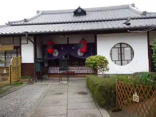 華蔵院の本殿・本堂