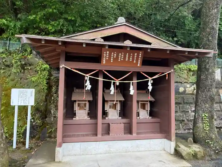 伊香保神社の{uncategorized: "未分類", other: "その他", undefined: "問題あり", building: "その他建物", grave: "お墓", sacred_gate: "鳥居", guardian: "狛犬", statue: "像", buddha: "仏像", history: "歴史", nature: "自然", garden: "庭園", animal: "動物", pagoda: "塔", temizu: "手水舎", mountain_gate: "山門・神門", sanctuary: "本殿・本堂", subordinate: "末社・摂社", art: "芸術", scenery: "景色", jizo: "地蔵", ema: "絵馬", goshuin: "御朱印", omikuji: "おみくじ", items: "授与品その他", amulet: "お守り", goshuincho: "御朱印帳", eats: "食事", festival: "お祭り", votive_dance: "神楽", shichigosan: "七五三参", wedding: "結婚式", experience: "体験その他", initially: "初詣", around: "周辺", anti_infection: "感染症対策"}
