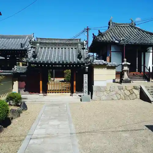 長福寺の山門