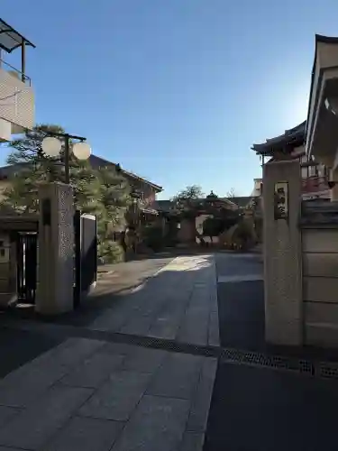 徳雲寺の{uncategorized: "未分類", other: "その他", undefined: "問題あり", building: "その他建物", grave: "お墓", sacred_gate: "鳥居", guardian: "狛犬", statue: "像", buddha: "仏像", history: "歴史", nature: "自然", garden: "庭園", animal: "動物", pagoda: "塔", temizu: "手水舎", mountain_gate: "山門・神門", sanctuary: "本殿・本堂", subordinate: "末社・摂社", art: "芸術", scenery: "景色", jizo: "地蔵", ema: "絵馬", goshuin: "御朱印", omikuji: "おみくじ", items: "授与品その他", amulet: "お守り", goshuincho: "御朱印帳", eats: "食事", festival: "お祭り", votive_dance: "神楽", shichigosan: "七五三参", wedding: "結婚式", experience: "体験その他", initially: "初詣", around: "周辺", anti_infection: "感染症対策"}