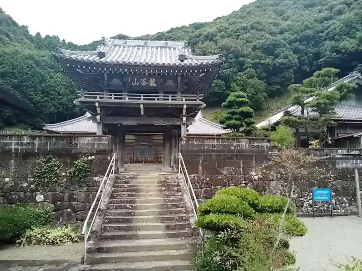 霊巌寺の山門・神門