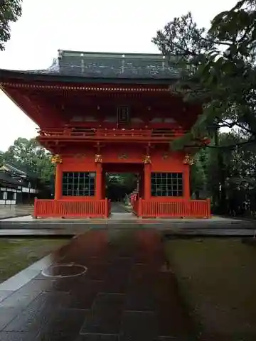 穴八幡宮の山門・神門