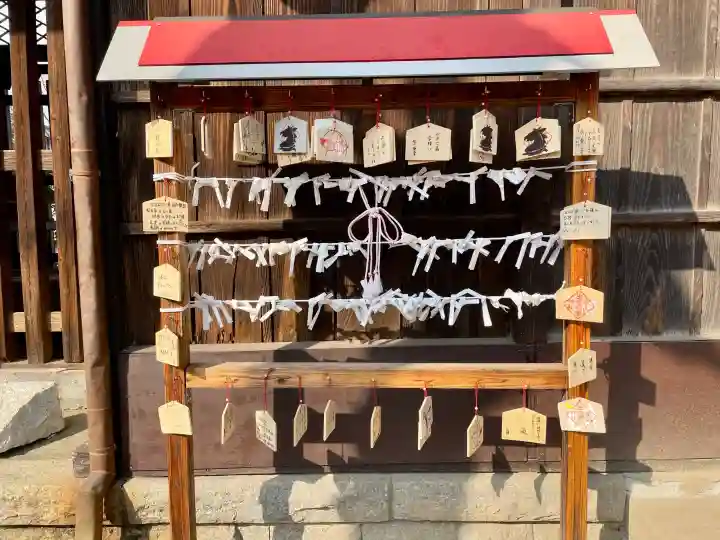 城山稲荷神社の{uncategorized: "未分類", other: "その他", undefined: "問題あり", building: "その他建物", grave: "お墓", sacred_gate: "鳥居", guardian: "狛犬", statue: "像", buddha: "仏像", history: "歴史", nature: "自然", garden: "庭園", animal: "動物", pagoda: "塔", temizu: "手水舎", mountain_gate: "山門・神門", sanctuary: "本殿・本堂", subordinate: "末社・摂社", art: "芸術", scenery: "景色", jizo: "地蔵", ema: "絵馬", goshuin: "御朱印", omikuji: "おみくじ", items: "授与品その他", amulet: "お守り", goshuincho: "御朱印帳", eats: "食事", festival: "お祭り", votive_dance: "神楽", shichigosan: "七五三参", wedding: "結婚式", experience: "体験その他", initially: "初詣", around: "周辺", anti_infection: "感染症対策"}