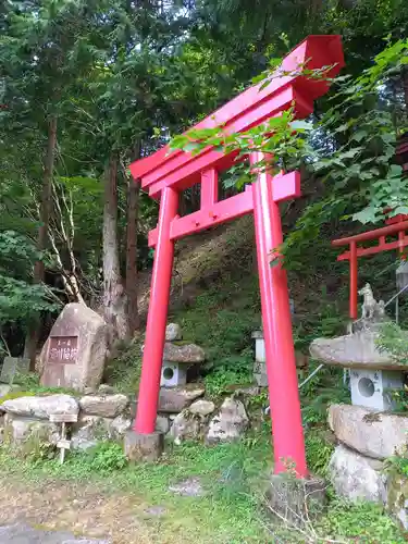 瀞川稲荷の鳥居