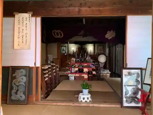 龍願寺の本殿・本堂