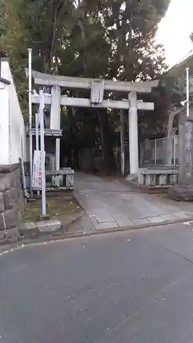 桐ヶ谷氷川神社の鳥居