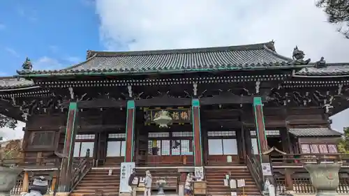 清凉寺の本殿