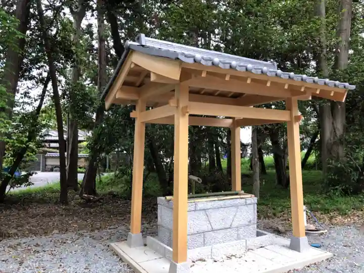 菱妻神社の手水舎