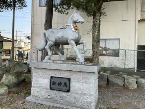 八幡社の{uncategorized: "未分類", other: "その他", undefined: "問題あり", building: "その他建物", grave: "お墓", sacred_gate: "鳥居", guardian: "狛犬", statue: "像", buddha: "仏像", history: "歴史", nature: "自然", garden: "庭園", animal: "動物", pagoda: "塔", temizu: "手水舎", mountain_gate: "山門・神門", sanctuary: "本殿・本堂", subordinate: "末社・摂社", art: "芸術", scenery: "景色", jizo: "地蔵", ema: "絵馬", goshuin: "御朱印", omikuji: "おみくじ", items: "授与品その他", amulet: "お守り", goshuincho: "御朱印帳", eats: "食事", festival: "お祭り", votive_dance: "神楽", shichigosan: "七五三参", wedding: "結婚式", experience: "体験その他", initially: "初詣", around: "周辺", anti_infection: "感染症対策"}