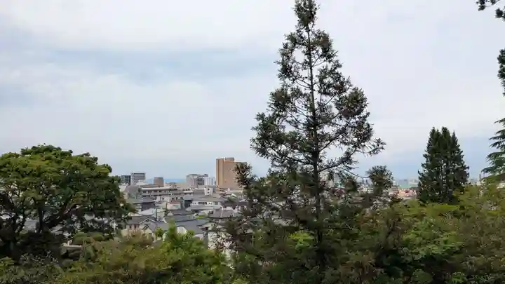 八幡朝見神社の景色