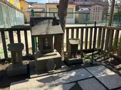 五方山熊野神社の{uncategorized: "未分類", other: "その他", undefined: "問題あり", building: "その他建物", grave: "お墓", sacred_gate: "鳥居", guardian: "狛犬", statue: "像", buddha: "仏像", history: "歴史", nature: "自然", garden: "庭園", animal: "動物", pagoda: "塔", temizu: "手水舎", mountain_gate: "山門・神門", sanctuary: "本殿・本堂", subordinate: "末社・摂社", art: "芸術", scenery: "景色", jizo: "地蔵", ema: "絵馬", goshuin: "御朱印", omikuji: "おみくじ", items: "授与品その他", amulet: "お守り", goshuincho: "御朱印帳", eats: "食事", festival: "お祭り", votive_dance: "神楽", shichigosan: "七五三参", wedding: "結婚式", experience: "体験その他", initially: "初詣", around: "周辺", anti_infection: "感染症対策"}