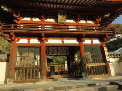 岡寺（龍蓋寺）の山門・神門