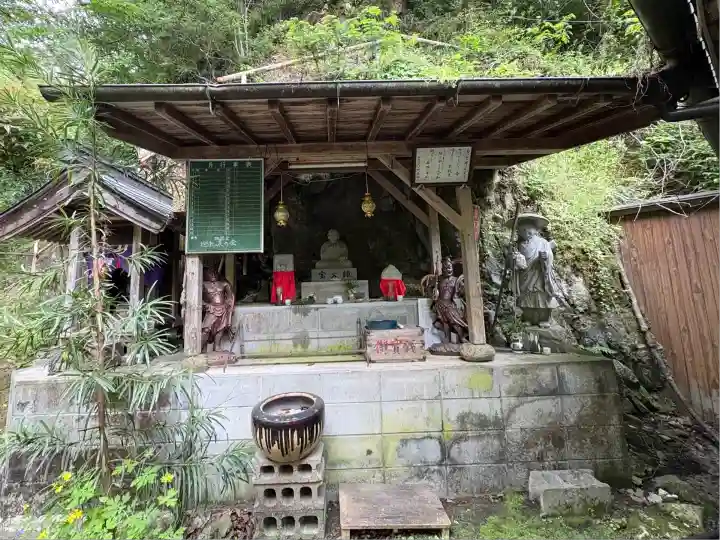 宝大師の本殿・本堂