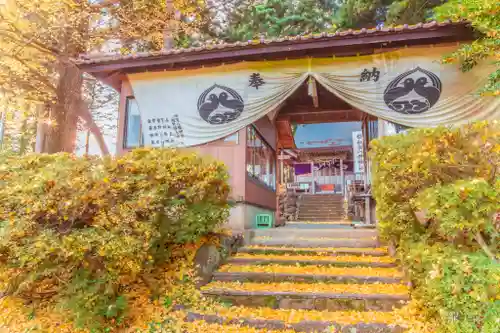 坪沼八幡神社の山門