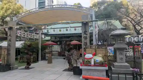 露天神社（お初天神）の{uncategorized: "未分類", other: "その他", undefined: "問題あり", building: "その他建物", grave: "お墓", sacred_gate: "鳥居", guardian: "狛犬", statue: "像", buddha: "仏像", history: "歴史", nature: "自然", garden: "庭園", animal: "動物", pagoda: "塔", temizu: "手水舎", mountain_gate: "山門・神門", sanctuary: "本殿・本堂", subordinate: "末社・摂社", art: "芸術", scenery: "景色", jizo: "地蔵", ema: "絵馬", goshuin: "御朱印", omikuji: "おみくじ", items: "授与品その他", amulet: "お守り", goshuincho: "御朱印帳", eats: "食事", festival: "お祭り", votive_dance: "神楽", shichigosan: "七五三参", wedding: "結婚式", experience: "体験その他", initially: "初詣", around: "周辺", anti_infection: "感染症対策"}