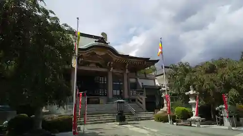 多聞寺の本殿・本堂
