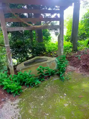 菅布祢神社の手水