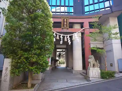 築土神社の鳥居