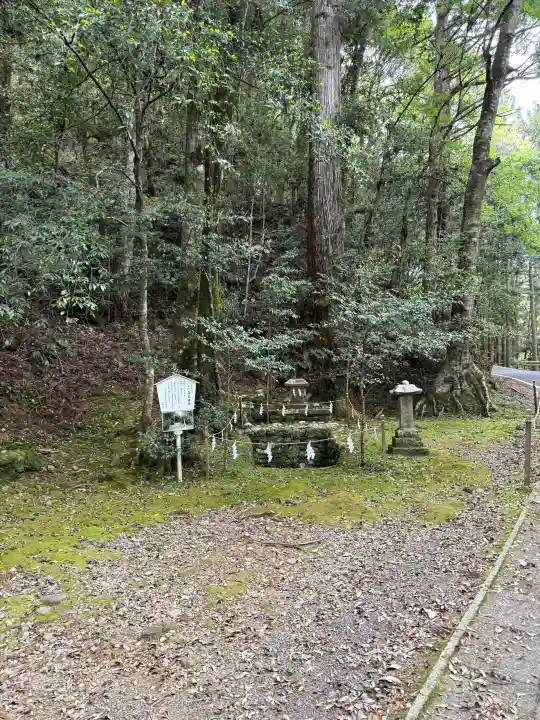熊野本宮大社真名井社の{uncategorized: "未分類", other: "その他", undefined: "問題あり", building: "その他建物", grave: "お墓", sacred_gate: "鳥居", guardian: "狛犬", statue: "像", buddha: "仏像", history: "歴史", nature: "自然", garden: "庭園", animal: "動物", pagoda: "塔", temizu: "手水舎", mountain_gate: "山門・神門", sanctuary: "本殿・本堂", subordinate: "末社・摂社", art: "芸術", scenery: "景色", jizo: "地蔵", ema: "絵馬", goshuin: "御朱印", omikuji: "おみくじ", items: "授与品その他", amulet: "お守り", goshuincho: "御朱印帳", eats: "食事", festival: "お祭り", votive_dance: "神楽", shichigosan: "七五三参", wedding: "結婚式", experience: "体験その他", initially: "初詣", around: "周辺", anti_infection: "感染症対策"}