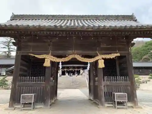 吉備津彦神社の山門