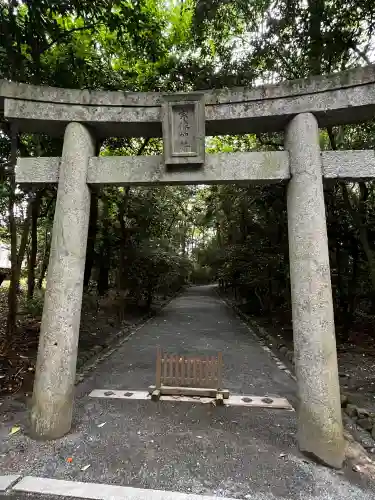 宗像大社の{uncategorized: "未分類", other: "その他", undefined: "問題あり", building: "その他建物", grave: "お墓", sacred_gate: "鳥居", guardian: "狛犬", statue: "像", buddha: "仏像", history: "歴史", nature: "自然", garden: "庭園", animal: "動物", pagoda: "塔", temizu: "手水舎", mountain_gate: "山門・神門", sanctuary: "本殿・本堂", subordinate: "末社・摂社", art: "芸術", scenery: "景色", jizo: "地蔵", ema: "絵馬", goshuin: "御朱印", omikuji: "おみくじ", items: "授与品その他", amulet: "お守り", goshuincho: "御朱印帳", eats: "食事", festival: "お祭り", votive_dance: "神楽", shichigosan: "七五三参", wedding: "結婚式", experience: "体験その他", initially: "初詣", around: "周辺", anti_infection: "感染症対策"}