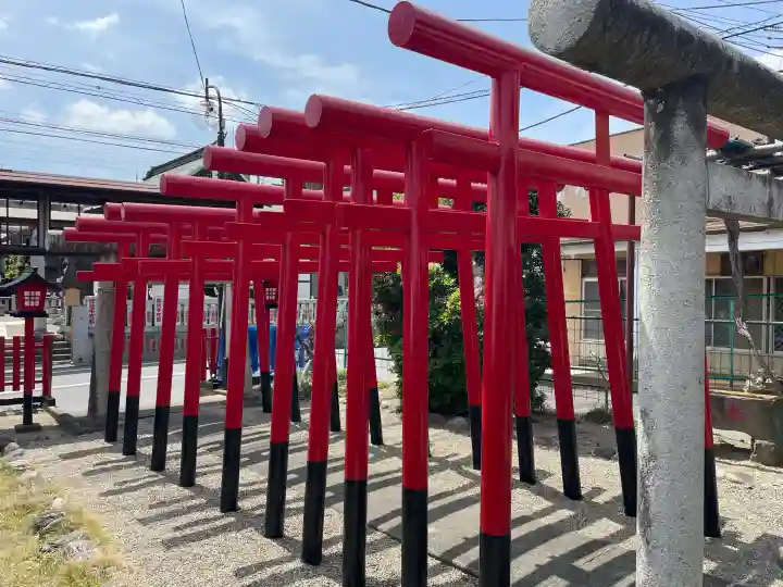 宇佐稲荷大明神の{uncategorized: "未分類", other: "その他", undefined: "問題あり", building: "その他建物", grave: "お墓", sacred_gate: "鳥居", guardian: "狛犬", statue: "像", buddha: "仏像", history: "歴史", nature: "自然", garden: "庭園", animal: "動物", pagoda: "塔", temizu: "手水舎", mountain_gate: "山門・神門", sanctuary: "本殿・本堂", subordinate: "末社・摂社", art: "芸術", scenery: "景色", jizo: "地蔵", ema: "絵馬", goshuin: "御朱印", omikuji: "おみくじ", items: "授与品その他", amulet: "お守り", goshuincho: "御朱印帳", eats: "食事", festival: "お祭り", votive_dance: "神楽", shichigosan: "七五三参", wedding: "結婚式", experience: "体験その他", initially: "初詣", around: "周辺", anti_infection: "感染症対策"}